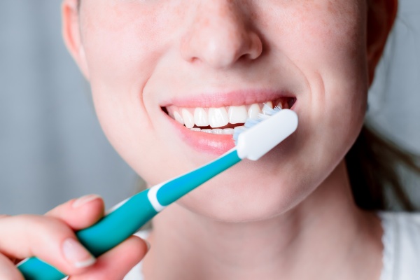 Things To Look For When Picking A Toothbrush And Toothpaste